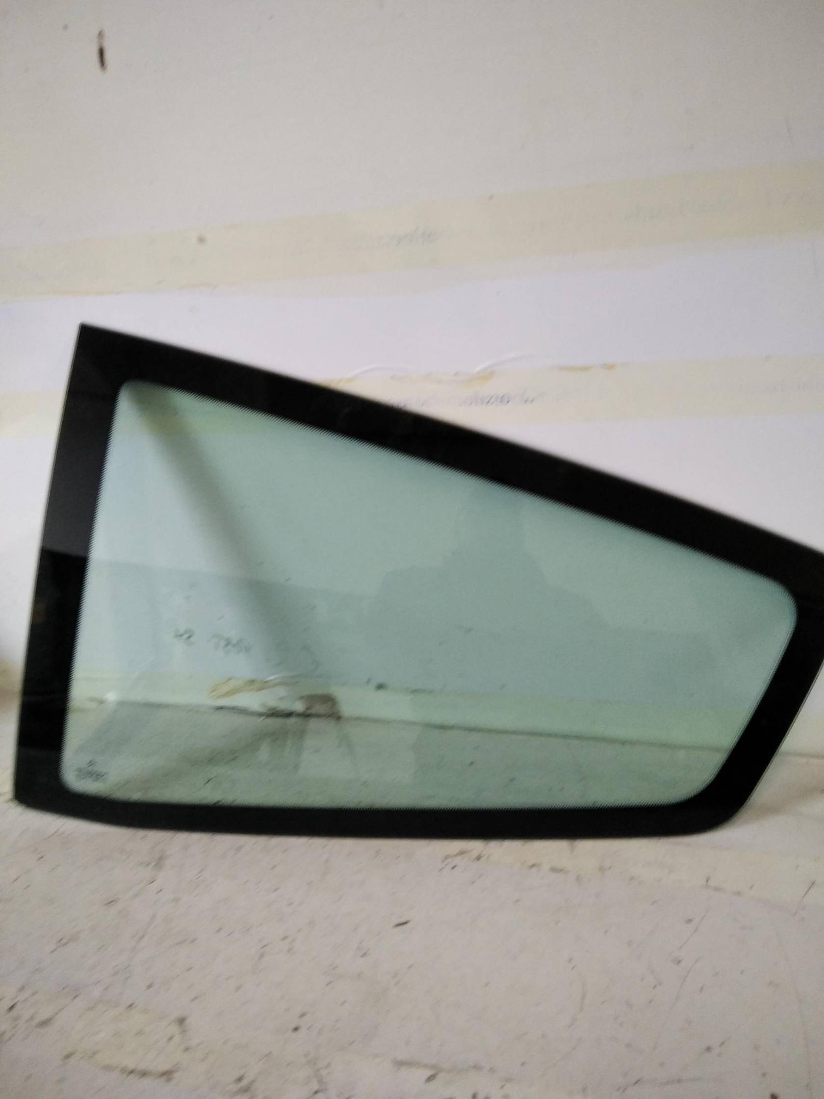 Fisso atermico parafango post. dx.